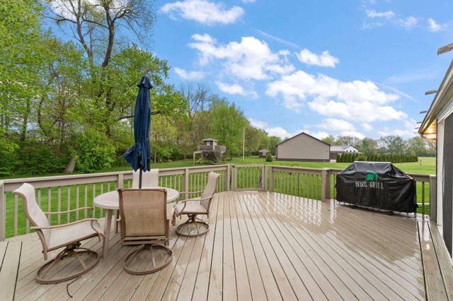 2737 S Smithfield Court, La Porte, IN 46350
