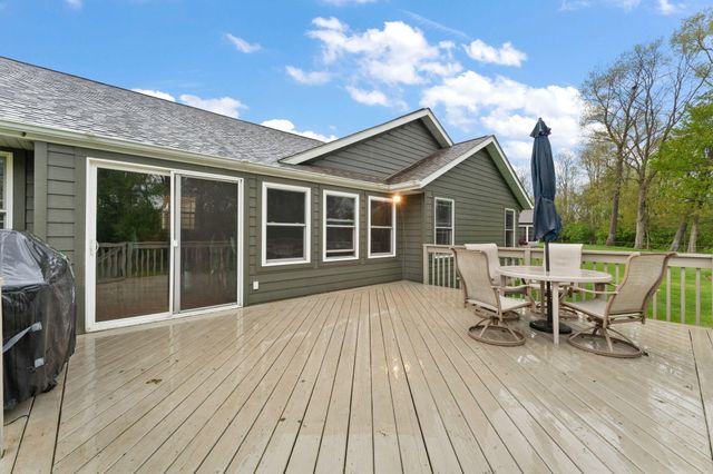 2737 S Smithfield Court, La Porte, IN 46350
