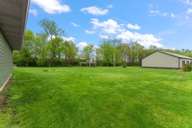 2737 S Smithfield Court, La Porte, IN 46350