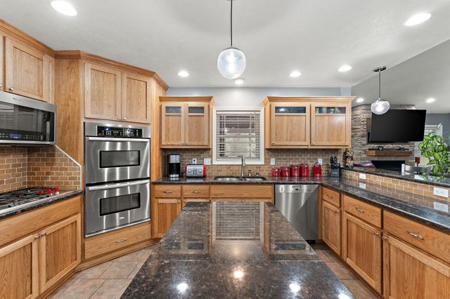 2737 S Smithfield Court, La Porte, IN 46350