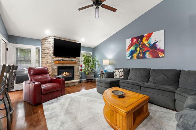 2737 S Smithfield Court, La Porte, IN 46350