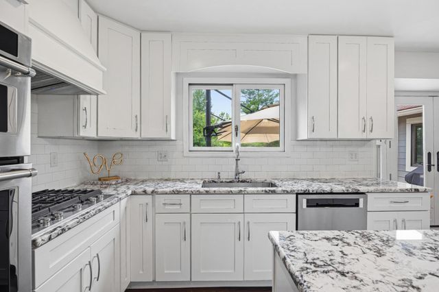 8815 Davington Drive, Dublin, OH 43017
