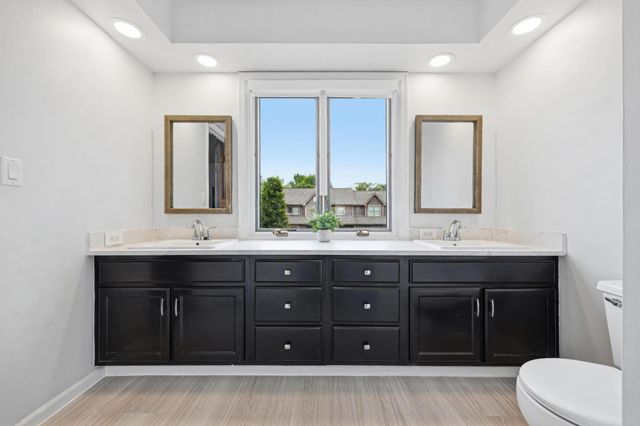 8815 Davington Drive, Dublin, OH 43017