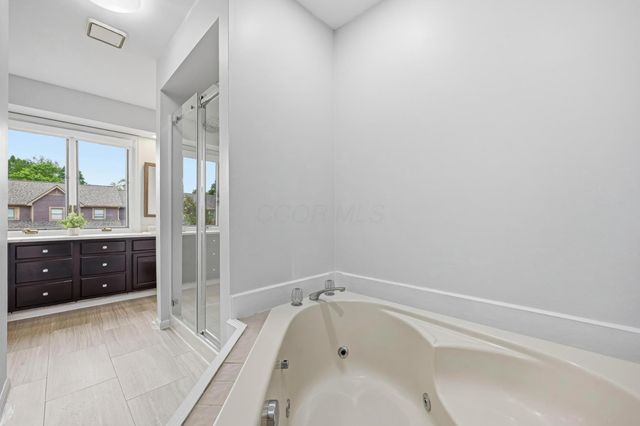 8815 Davington Drive, Dublin, OH 43017
