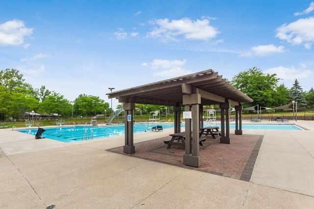 8815 Davington Drive, Dublin, OH 43017