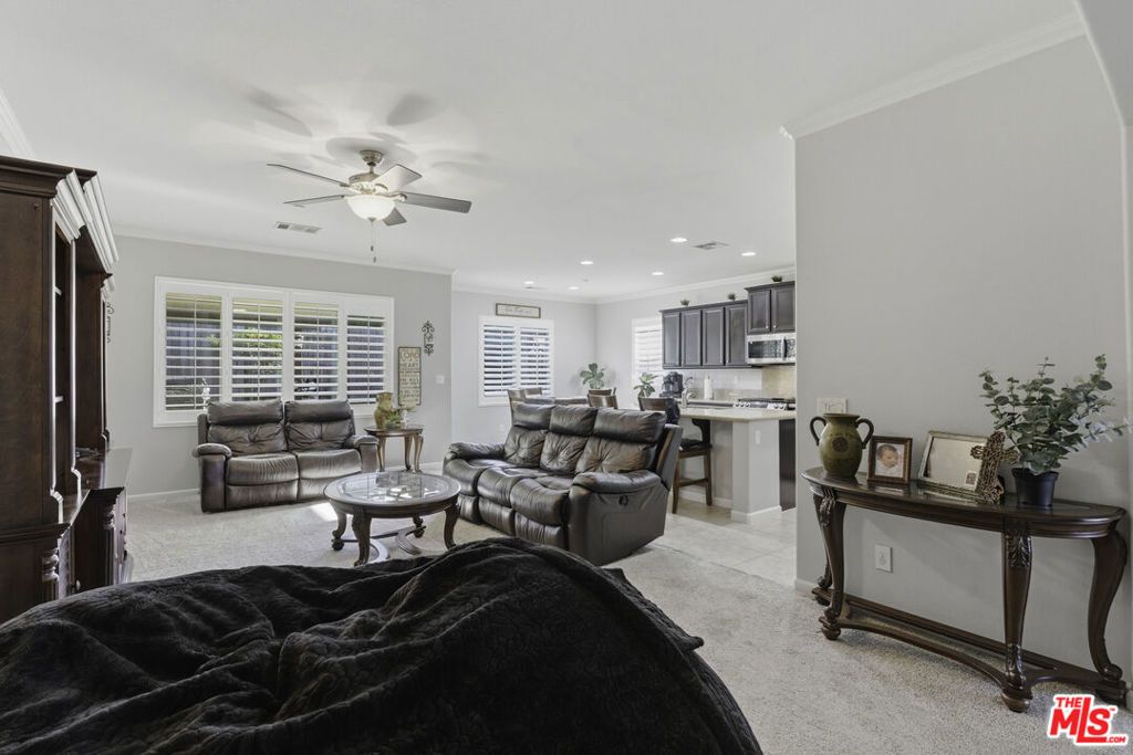 Image 13 of property listing at 5808 Moonstone Peak Drive, Bakersfield, CA 93313