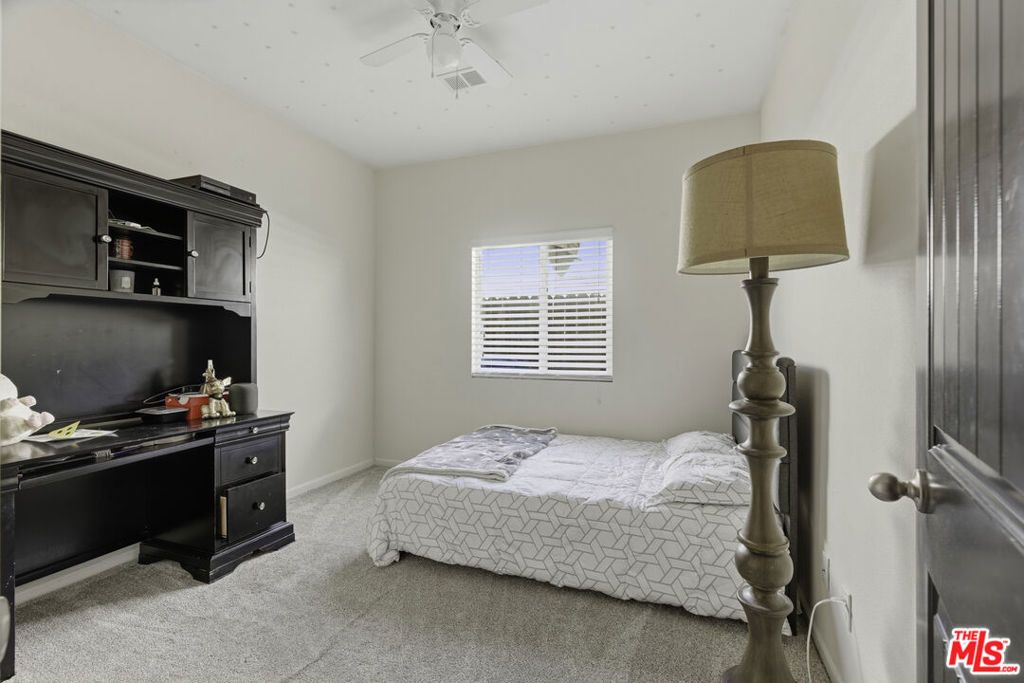 Image 23 of property listing at 5808 Moonstone Peak Drive, Bakersfield, CA 93313