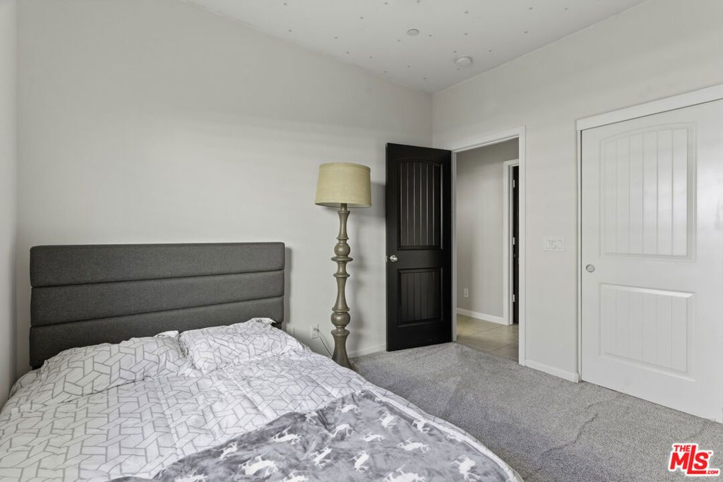 Image 24 of property listing at 5808 Moonstone Peak Drive, Bakersfield, CA 93313