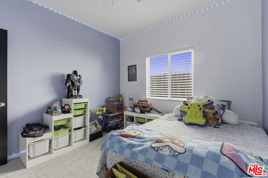 Image 27 of property listing at 5808 Moonstone Peak Drive, Bakersfield, CA 93313