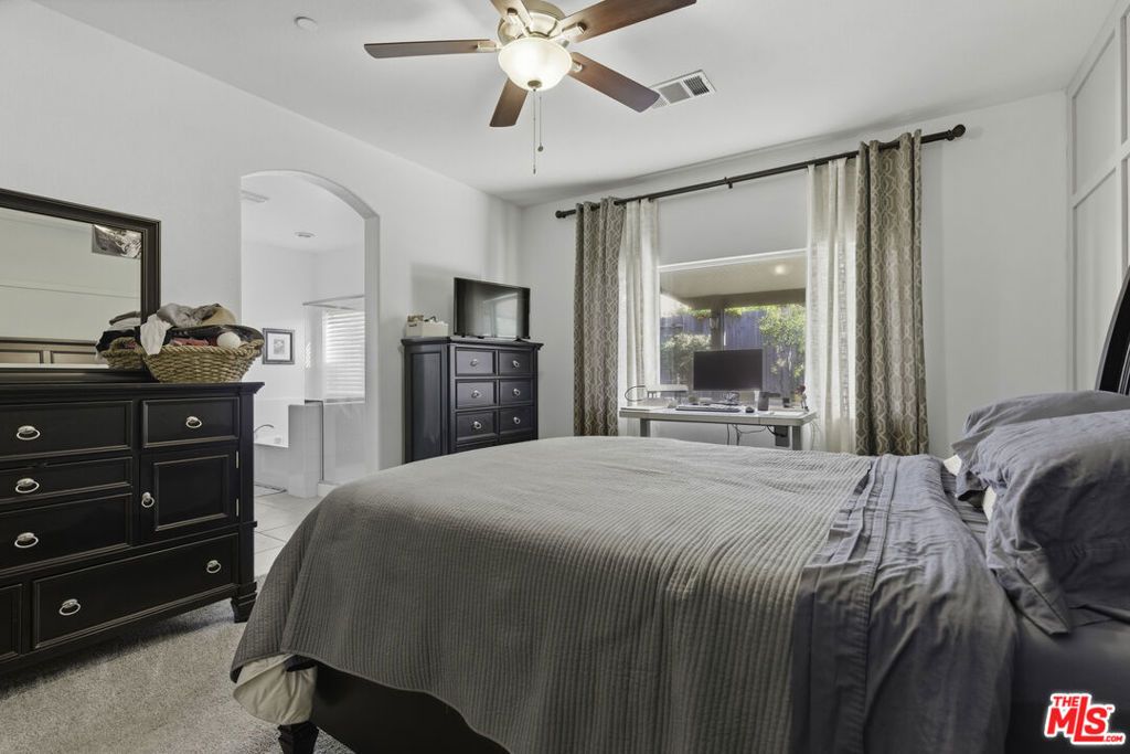 Image 29 of property listing at 5808 Moonstone Peak Drive, Bakersfield, CA 93313