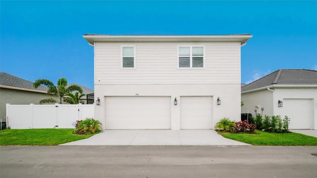 7910 LAKE FLORES AVENUE, Bradenton, FL 34210