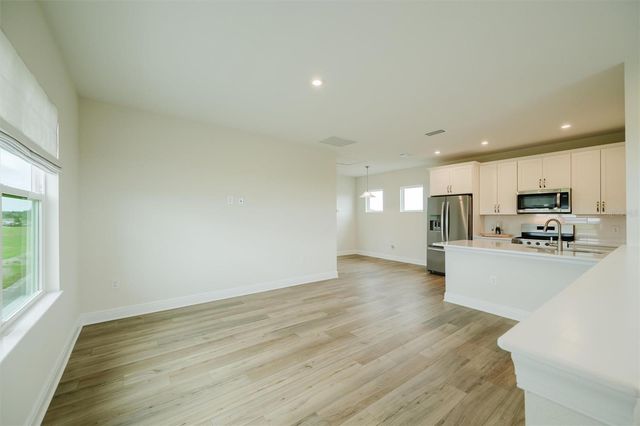 7910 LAKE FLORES AVENUE, Bradenton, FL 34210