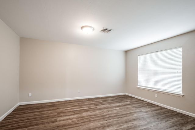 122 Honeysuckle Drive, Baytown, TX 77520