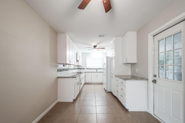 122 Honeysuckle Drive, Baytown, TX 77520