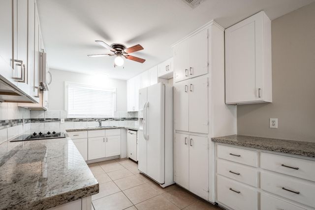 122 Honeysuckle Drive, Baytown, TX 77520