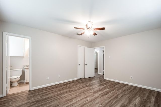 122 Honeysuckle Drive, Baytown, TX 77520