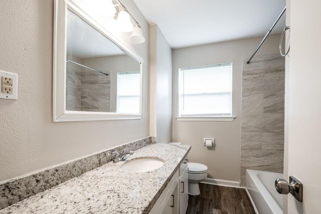 122 Honeysuckle Drive, Baytown, TX 77520