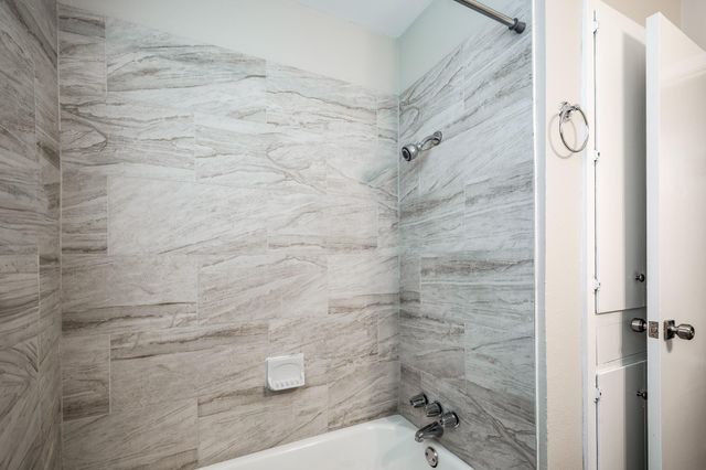 122 Honeysuckle Drive, Baytown, TX 77520