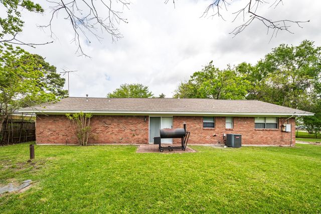 122 Honeysuckle Drive, Baytown, TX 77520