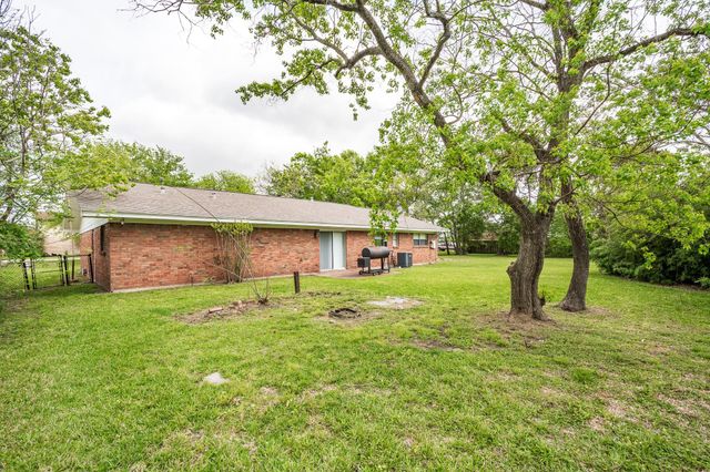 122 Honeysuckle Drive, Baytown, TX 77520