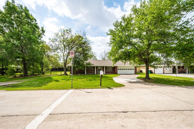 122 Honeysuckle Drive, Baytown, TX 77520