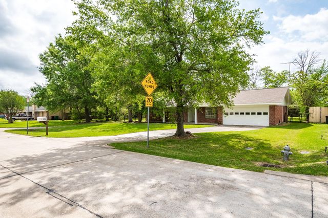 122 Honeysuckle Drive, Baytown, TX 77520