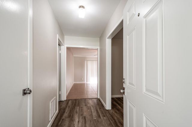 122 Honeysuckle Drive, Baytown, TX 77520