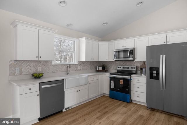 733 RED BIRD LN, Harpers Ferry, WV 25425