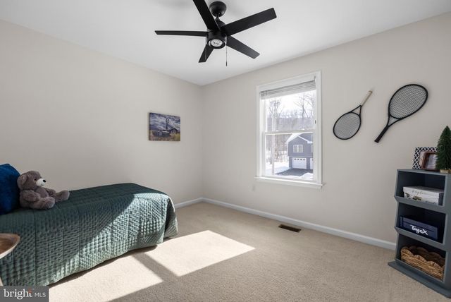 733 RED BIRD LN, Harpers Ferry, WV 25425