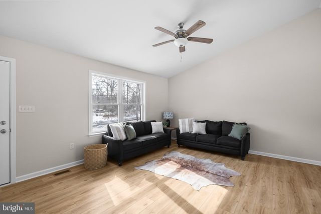 733 RED BIRD LN, Harpers Ferry, WV 25425