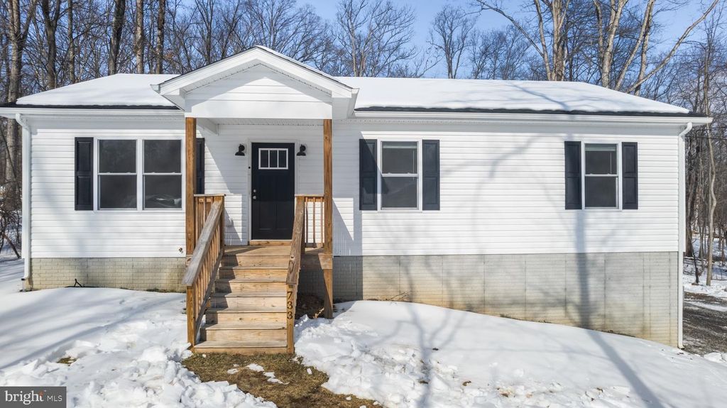 733 RED BIRD LN, Harpers Ferry, WV 25425