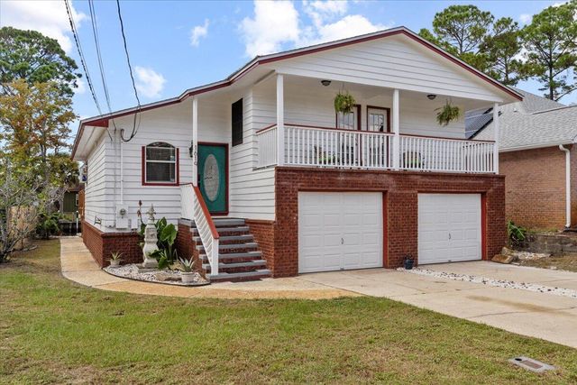1619 Stanford Road, Gulf Breeze, FL 32563