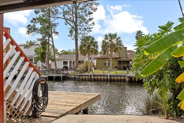 1619 Stanford Road, Gulf Breeze, FL 32563