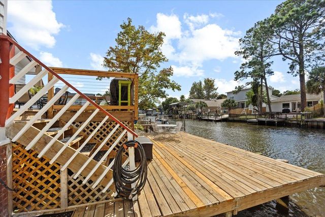 1619 Stanford Road, Gulf Breeze, FL 32563