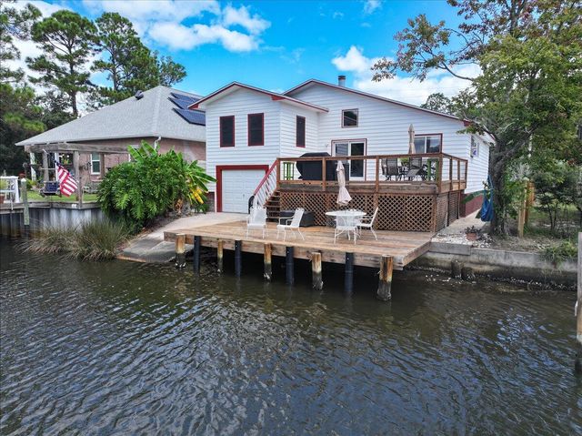 1619 Stanford Road, Gulf Breeze, FL 32563