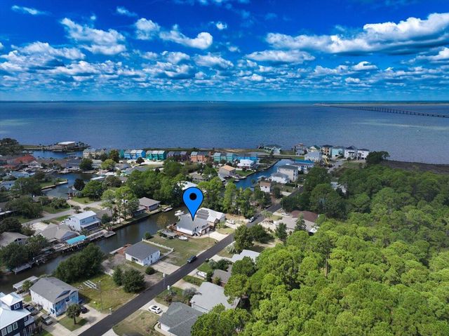 1619 Stanford Road, Gulf Breeze, FL 32563