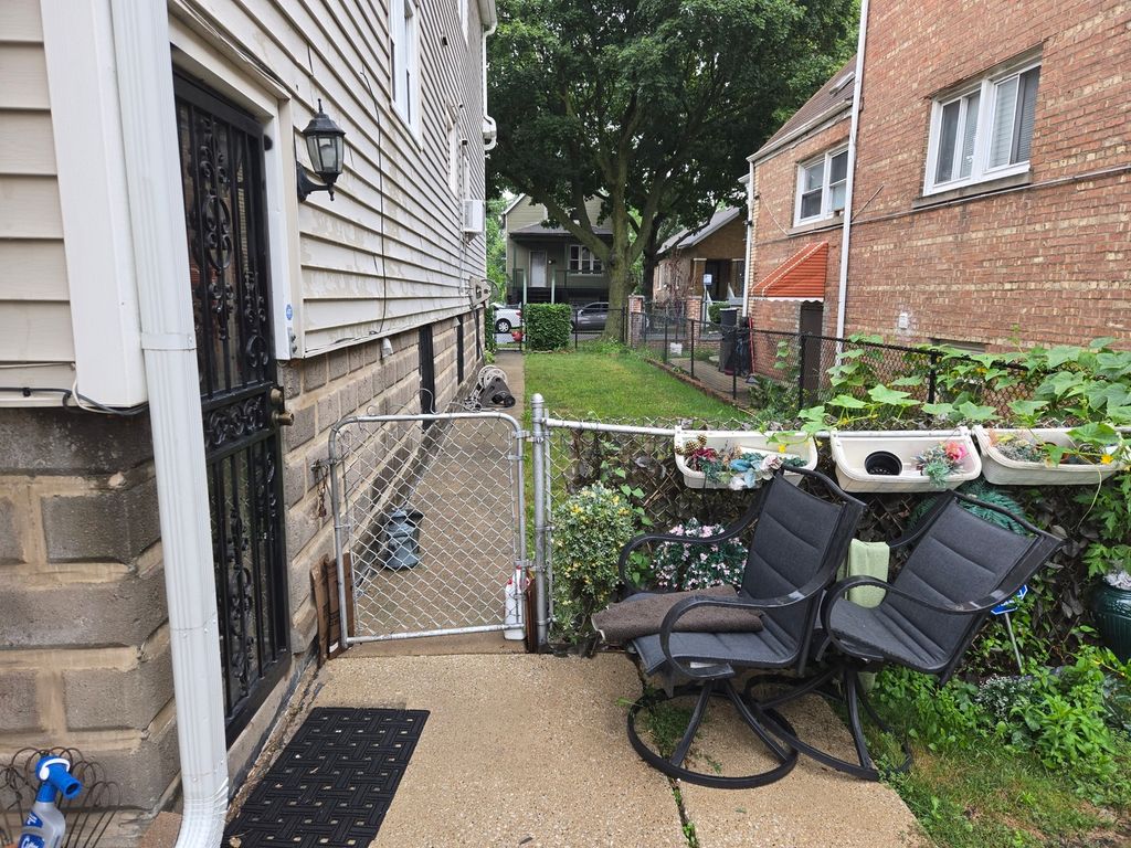 6328 S Hoyne Avenue, Chicago, IL 60636 — photo 5
