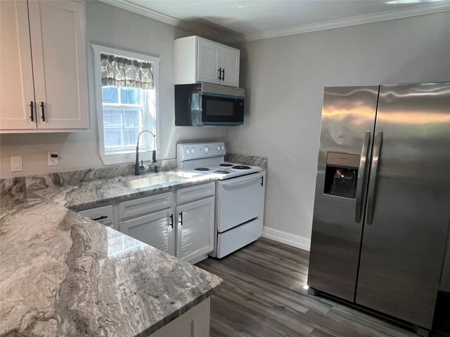 421 Edwards Street, Bossier City, LA 71111