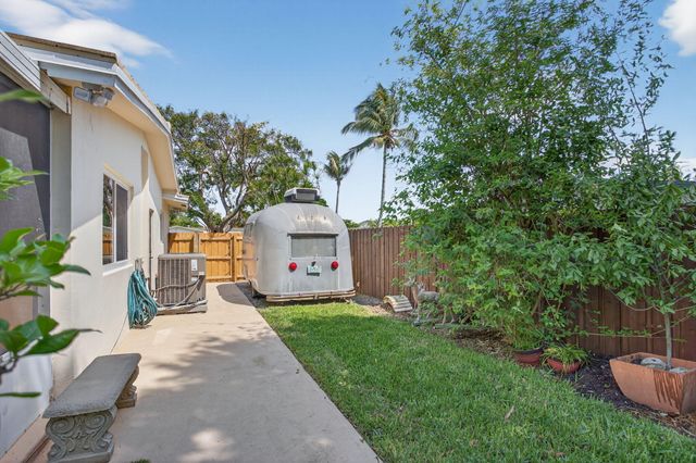 6720 SW 7th Street, Margate, FL 33068