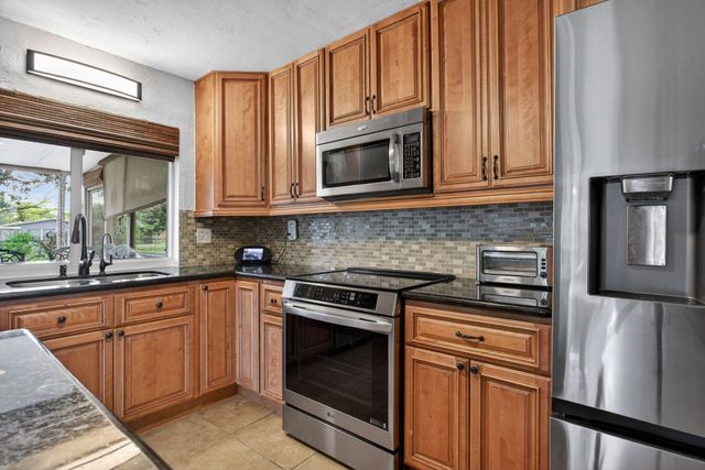 6720 SW 7th Street, Margate, FL 33068