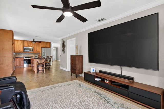 6720 SW 7th Street, Margate, FL 33068