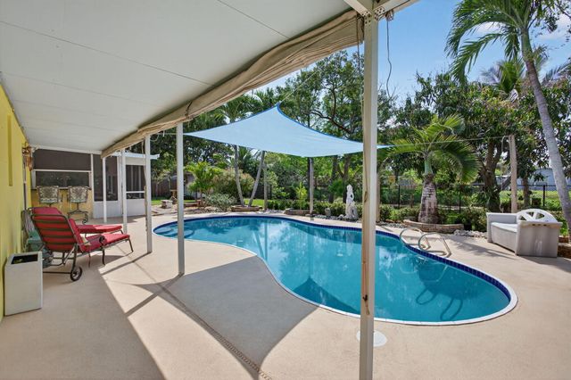 6720 SW 7th Street, Margate, FL 33068