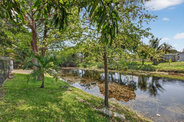 6720 SW 7th Street, Margate, FL 33068