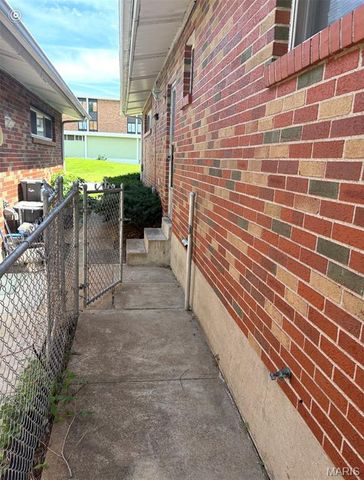 4426 Carter Avenue, St Louis, MO 63115