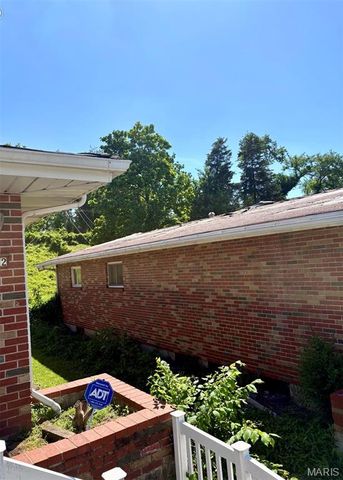 4426 Carter Avenue, St Louis, MO 63115
