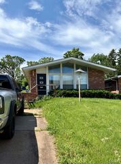 4426 Carter Avenue, St Louis, MO 63115
