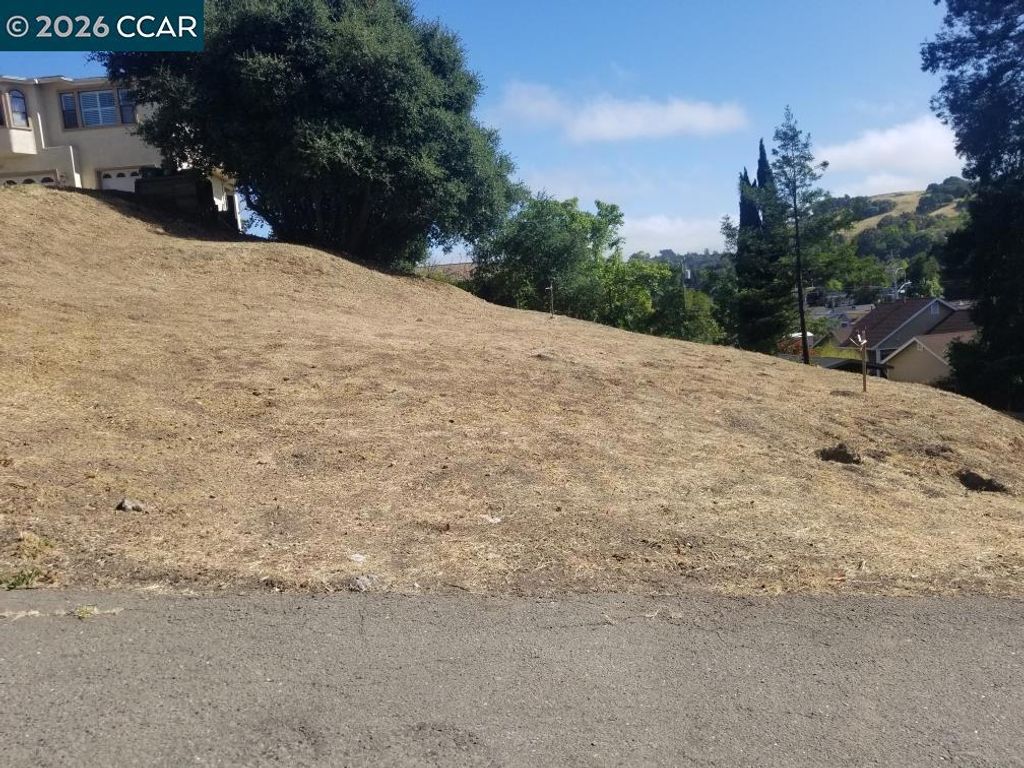 2525 Brandt St, Pinole, CA 94564