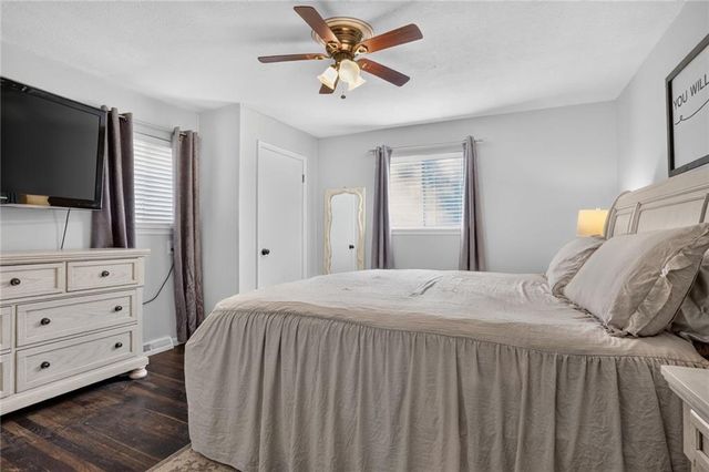 305 NW 60th Terrace, Kansas City, MO 64118