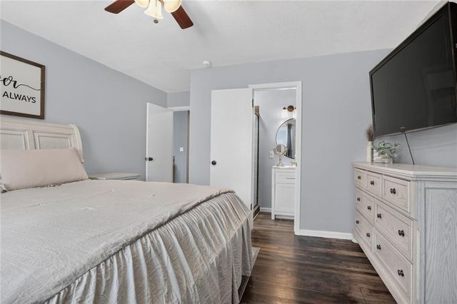 305 NW 60th Terrace, Kansas City, MO 64118