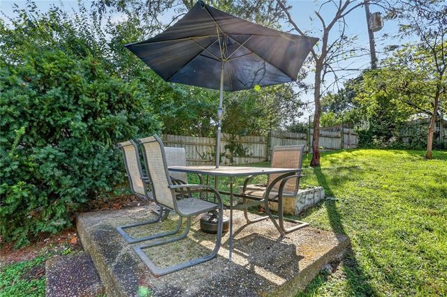 305 NW 60th Terrace, Kansas City, MO 64118
